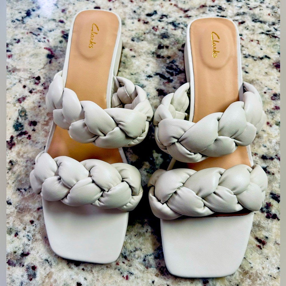 Clark’s almost new leather sandals